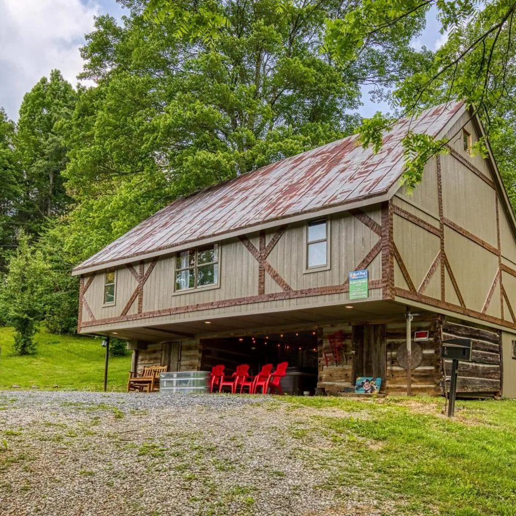 Photograph of Barn at Buckhorn #2109