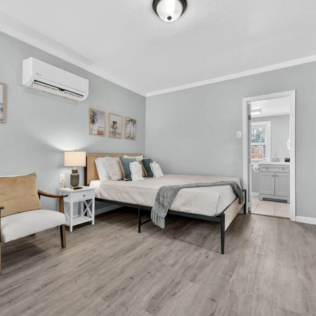 Photograph of Unit 14B Sunny Pensacola Studio Near Beach and Downtown