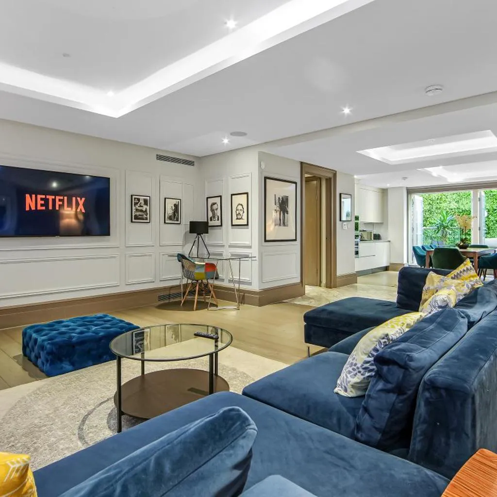 Photograph of Luxury Interior Designed 3 Bedroom Apartment in Central London