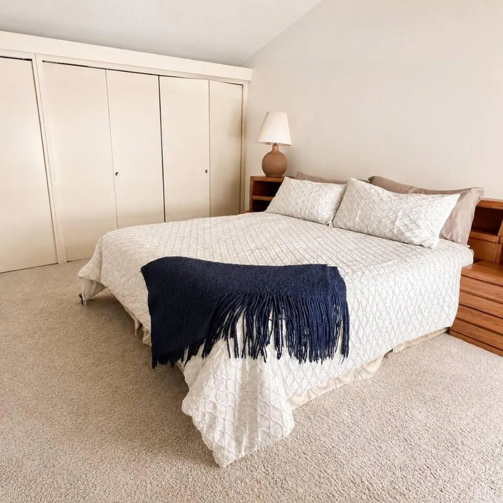 Photograph of 80's Member Only Speakeasy Estate - 5 BD - AC