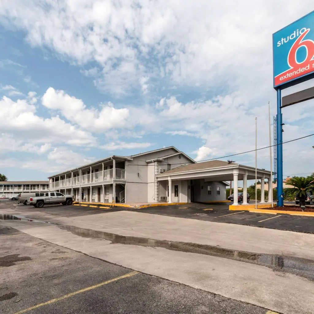Photograph of Studio 6-San Antonio, TX - Fort Sam Houston Area