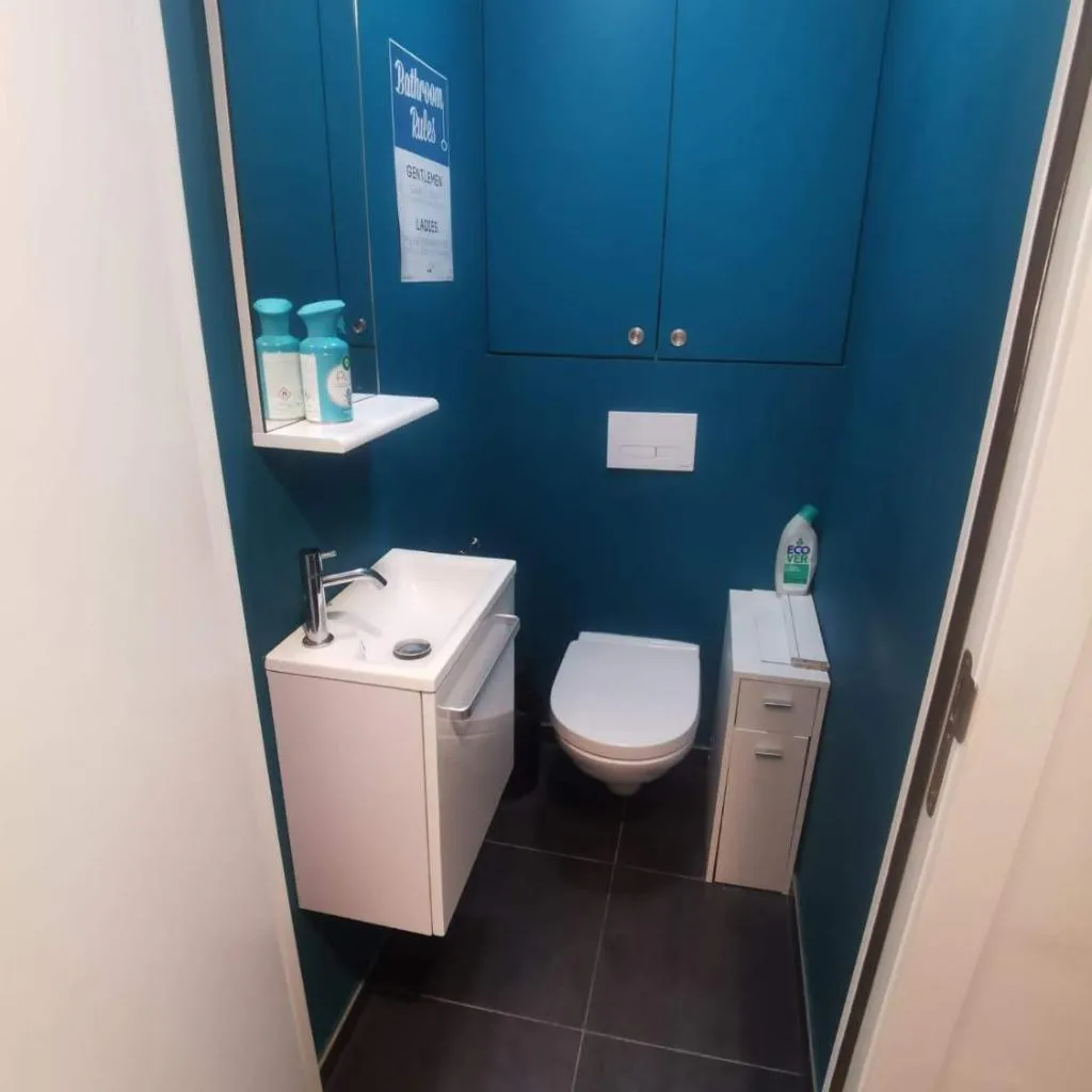 Photograph of collocation en metro erasme salle de bain et toilettes a partagé