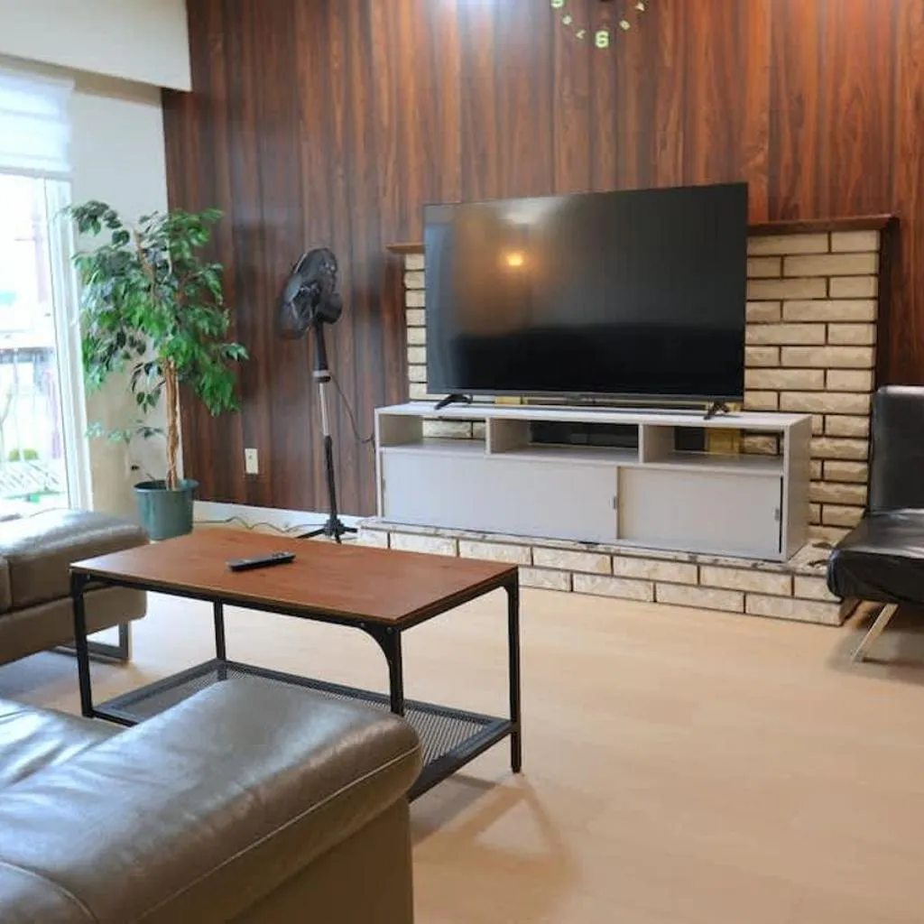 Photograph of Convenient & Cozy 8 Beds Home - Prime Location with 4 Free Parking