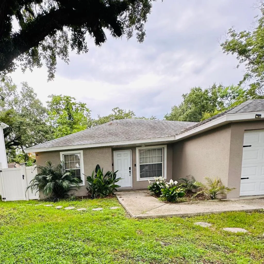 Photograph of Home away from Home Near Ybor City, Cruise Port, and Downtown Tampa