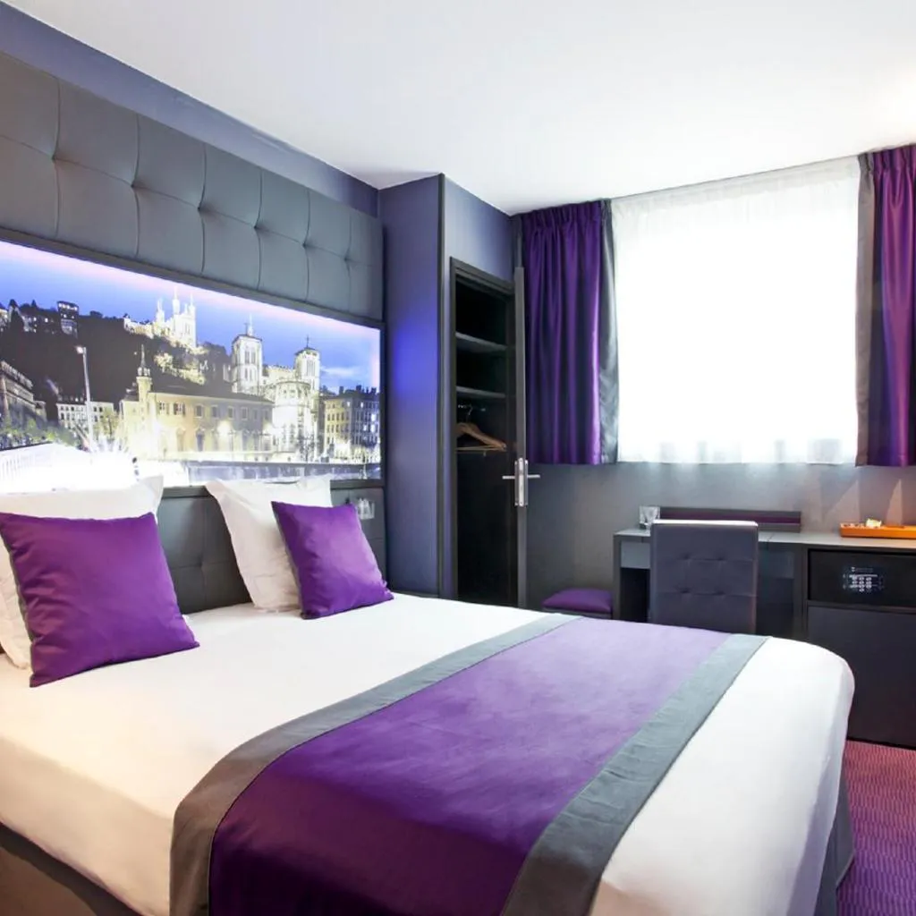 Photograph of Hotel des Savoies Lyon Perrache