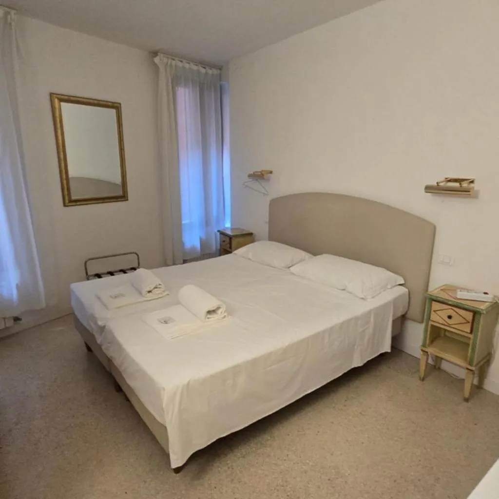 Photograph of Venice Heart Rooms