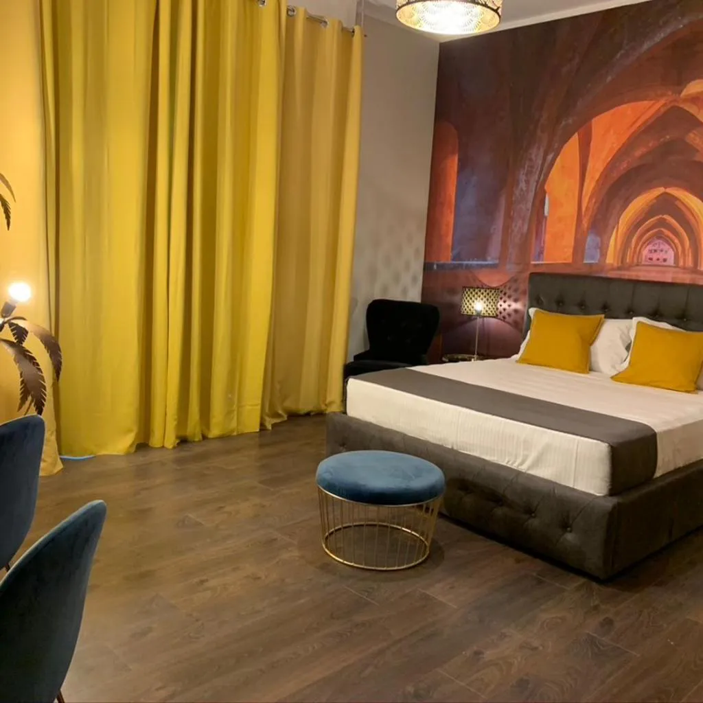 Photograph of SUITE LAME 37 RENTAL ROOMs