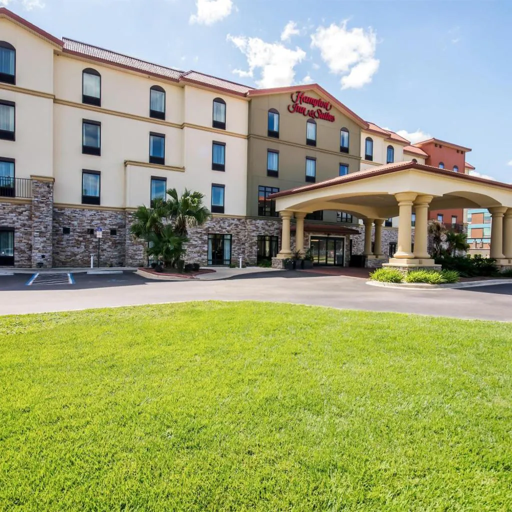 Photograph of Hampton Inn & Suites Pensacola/I-10 Pine Forest Road