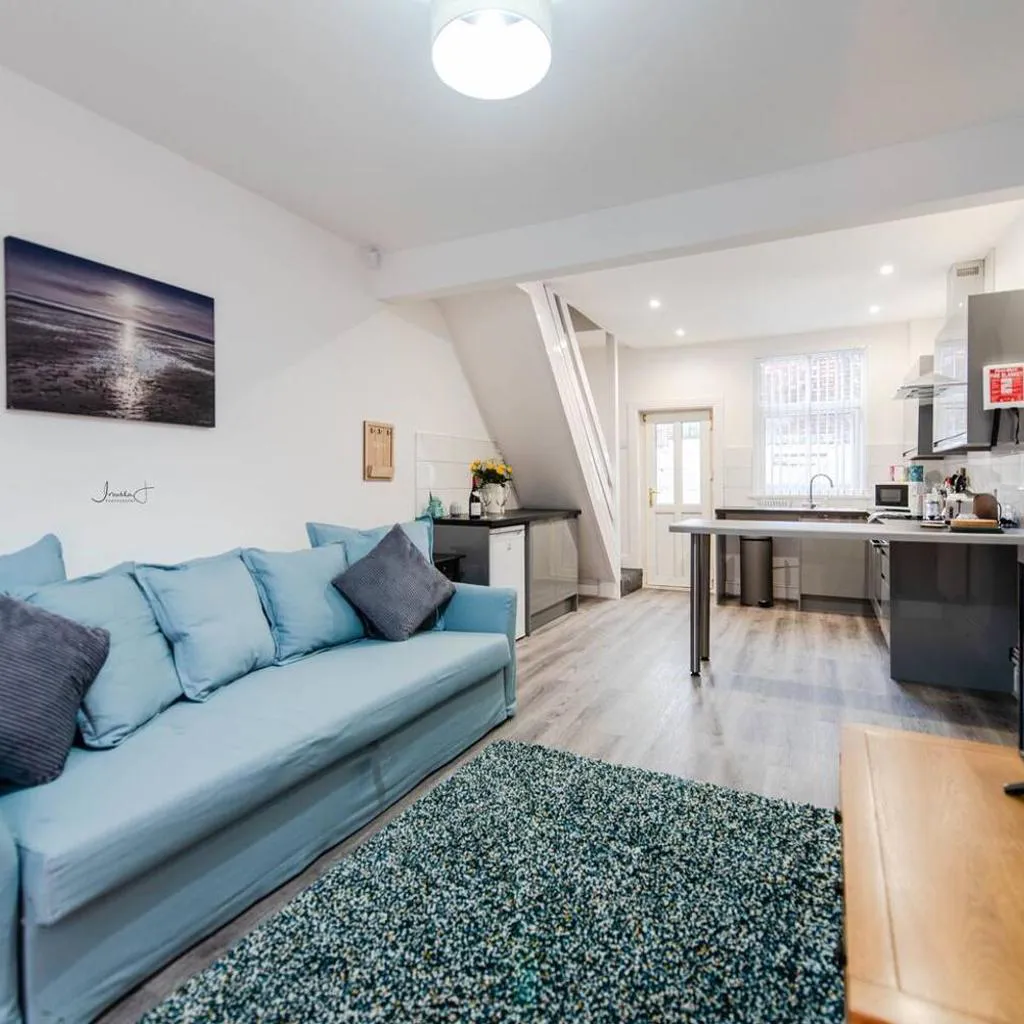 Photograph of Liverpool Harrow Road Sleeps 6- Infinity Apartment