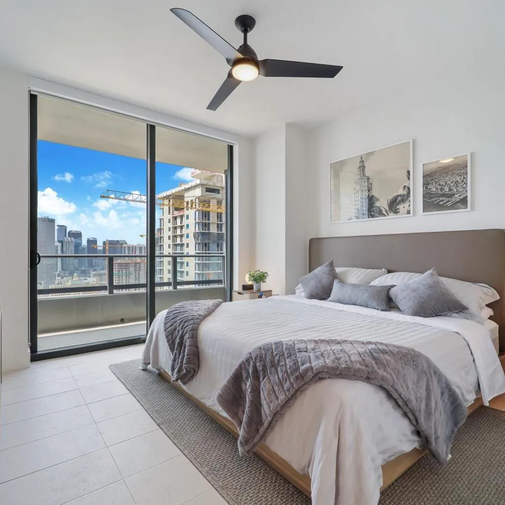Photograph of New unit 28th Floor with Unbeatable Bayside Views
