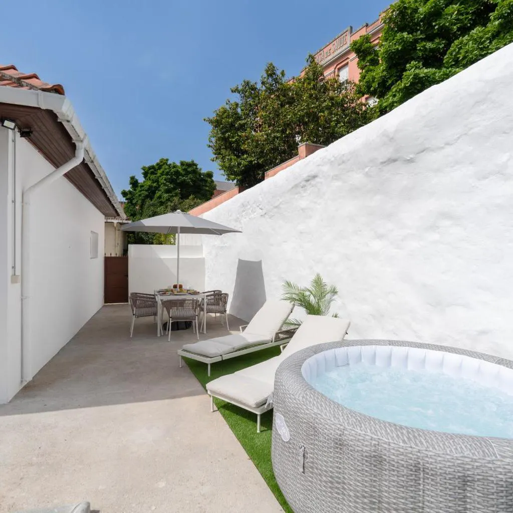 Photograph of HostWise - Traditional House with Terrace